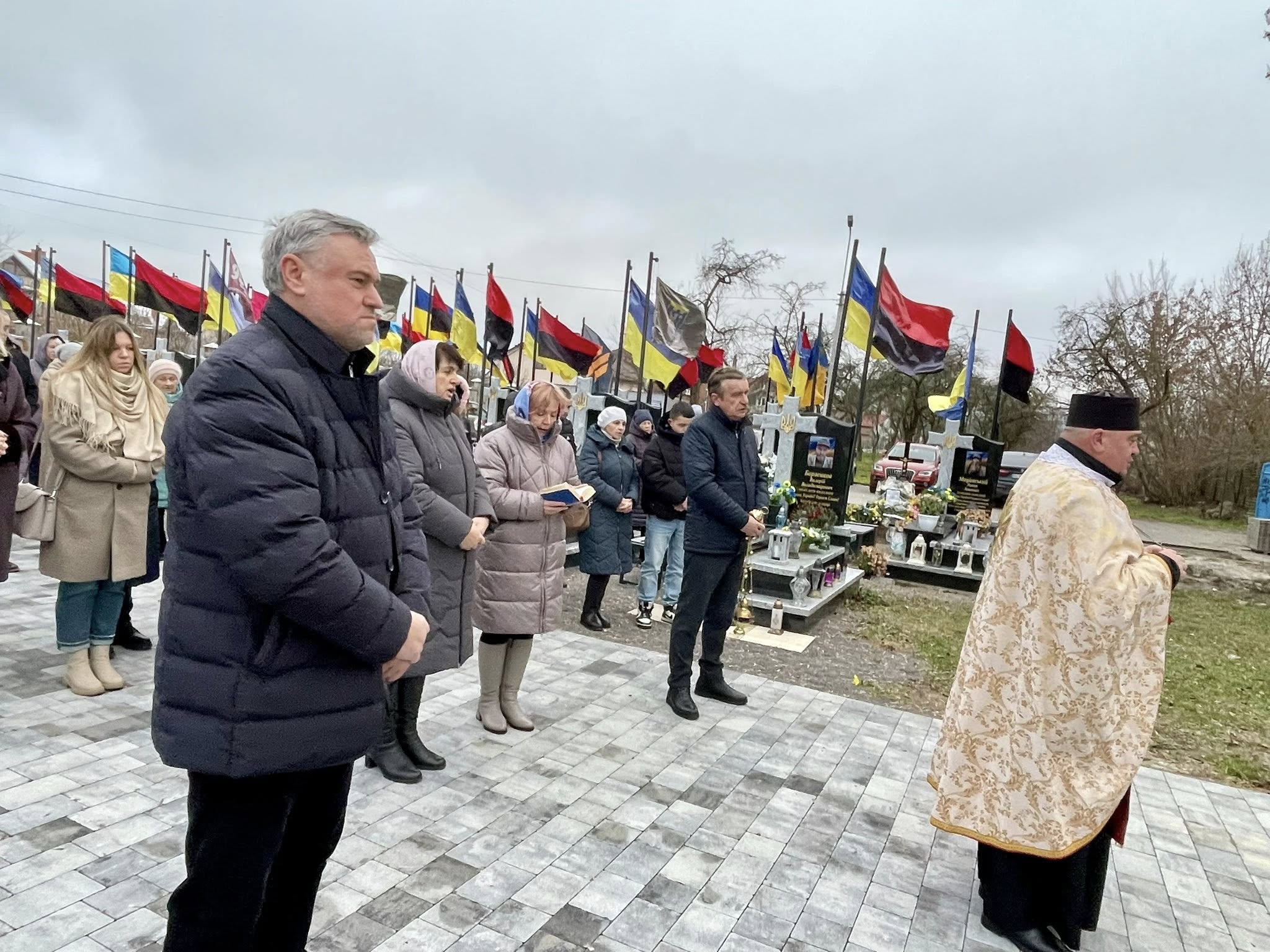 У день Збройних сил України молилися з родинами загиблих Героїв