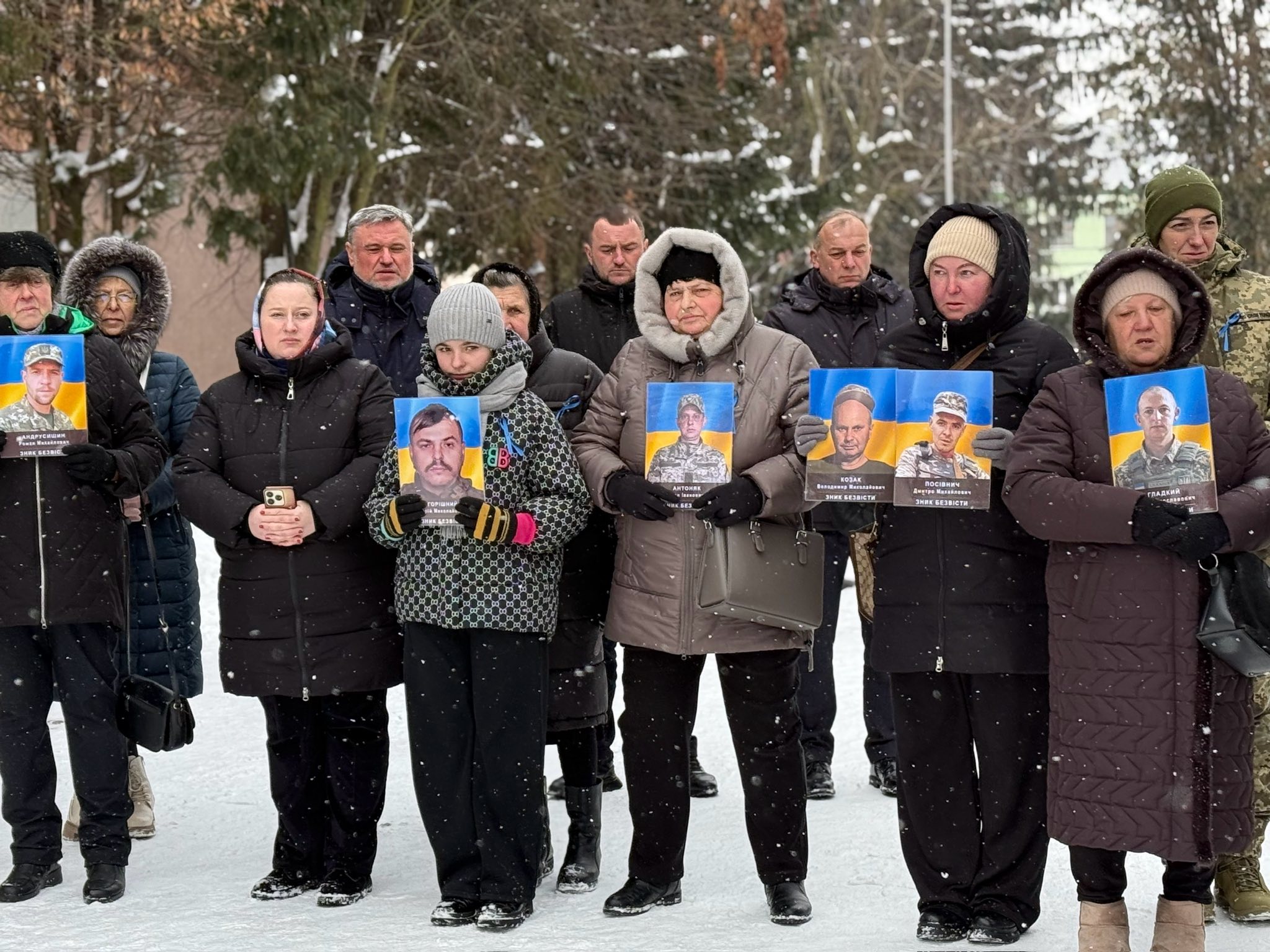 Спільно молилися за зниклих безвісти та полонених захисників України.