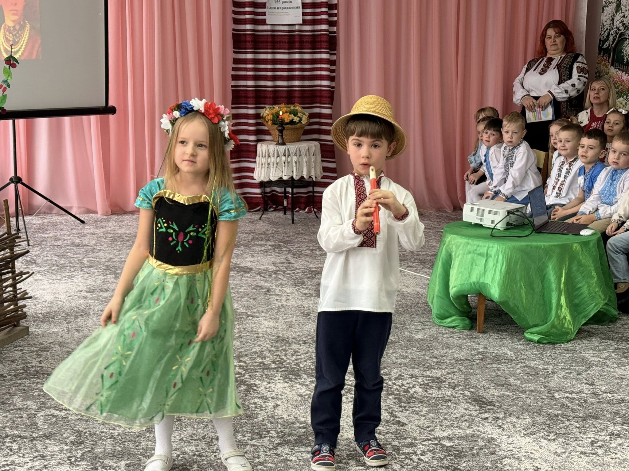 У День української жінки в “Калиноньці” вшанували Співачку досвітніх вогнів Лесю Українку