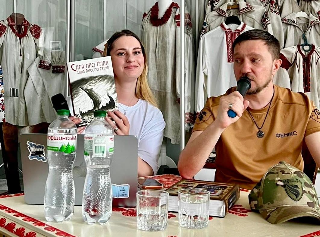 «Слово, що веде додому»: щира розмова про мову, саги та ідентичність з військовим, журналістом, перекладачем Ільком Біленком-Шумахером