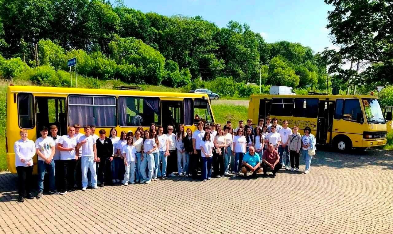 Серія дописів про проєкти та рішення, починаючи з 2021 року: шкільні автобуси