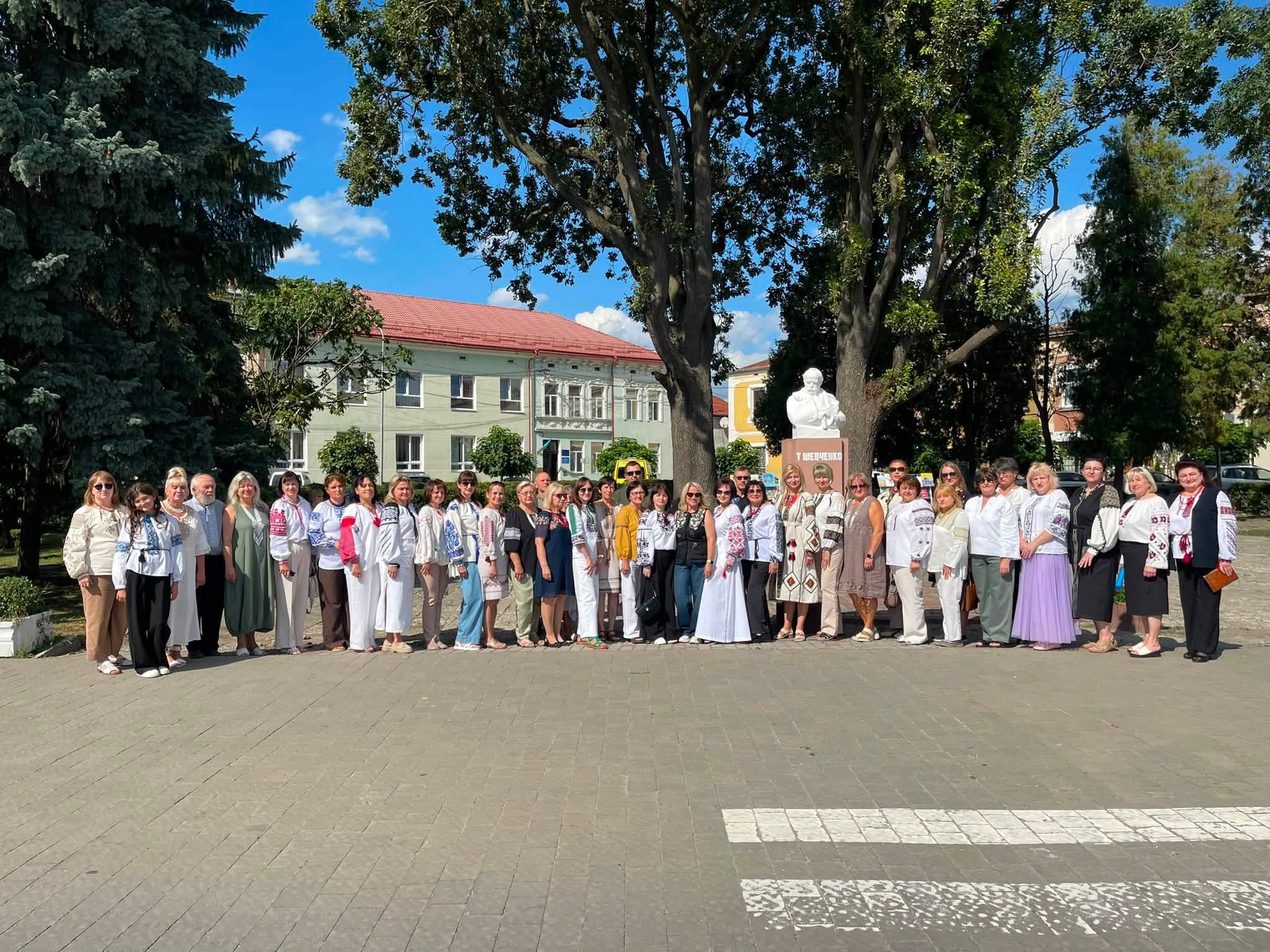 Поетичний пульс незалежності: як Городоччина зустріла 35-ту річницю біля Кобзаря